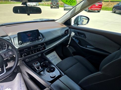 Used 2023 Nissan Rogue S image 14