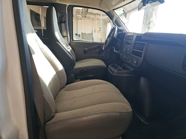Used 2025 Chevrolet Express 3500 LT w/ LT Preferred Equipment Group RWD image 10