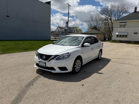 Used 2017 Nissan Sentra SV image 3