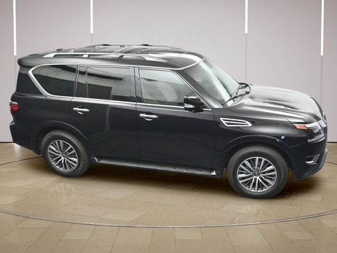 Certified 2023 Nissan Armada SL w/ Cargo Package AWD/4WD image 37