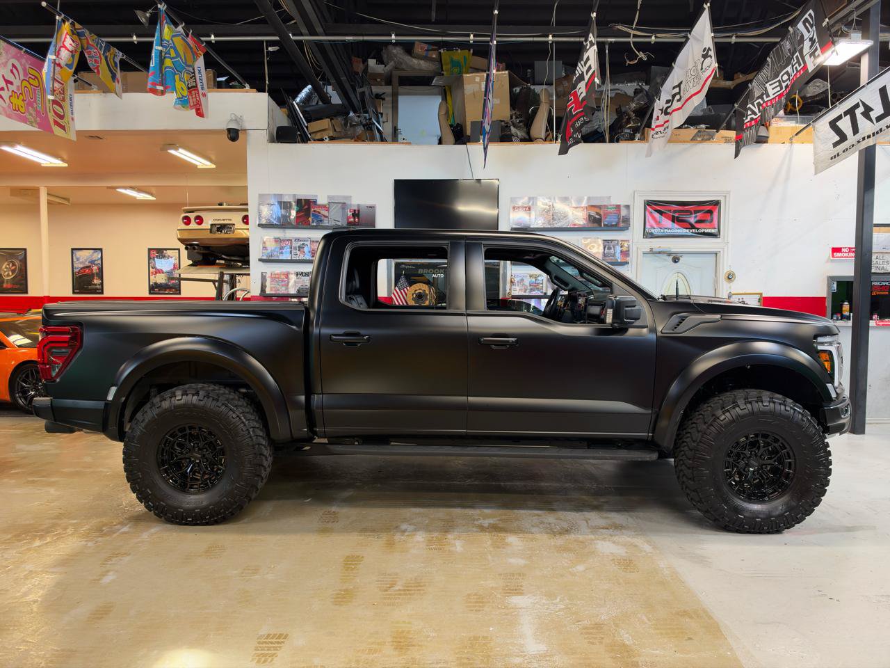 Used 2025 Ford F150 Raptor w/ Equipment Group 803A Raptor R AWD/4WD image 5