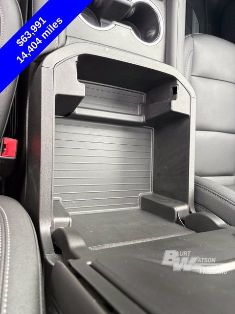 Used 2024 Chevrolet Suburban Z71 w/ Luxury Package AWD/4WD image 28