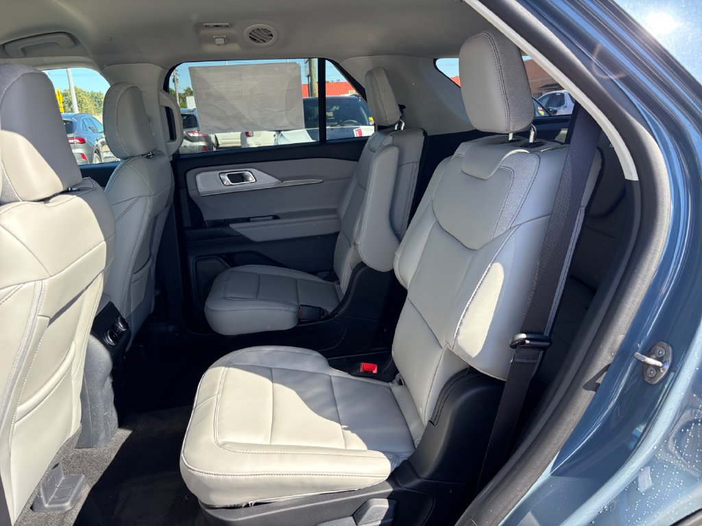 Used 2026 Ford Explorer Active w/ Active Comfort Package AWD/4WD image 22