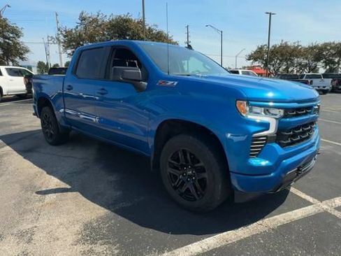 Used 2023 Chevrolet Silverado 1500 RST AWD/4WD image 2
