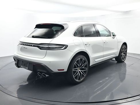 Certified 2025 Porsche Macan AWD/4WD image 14