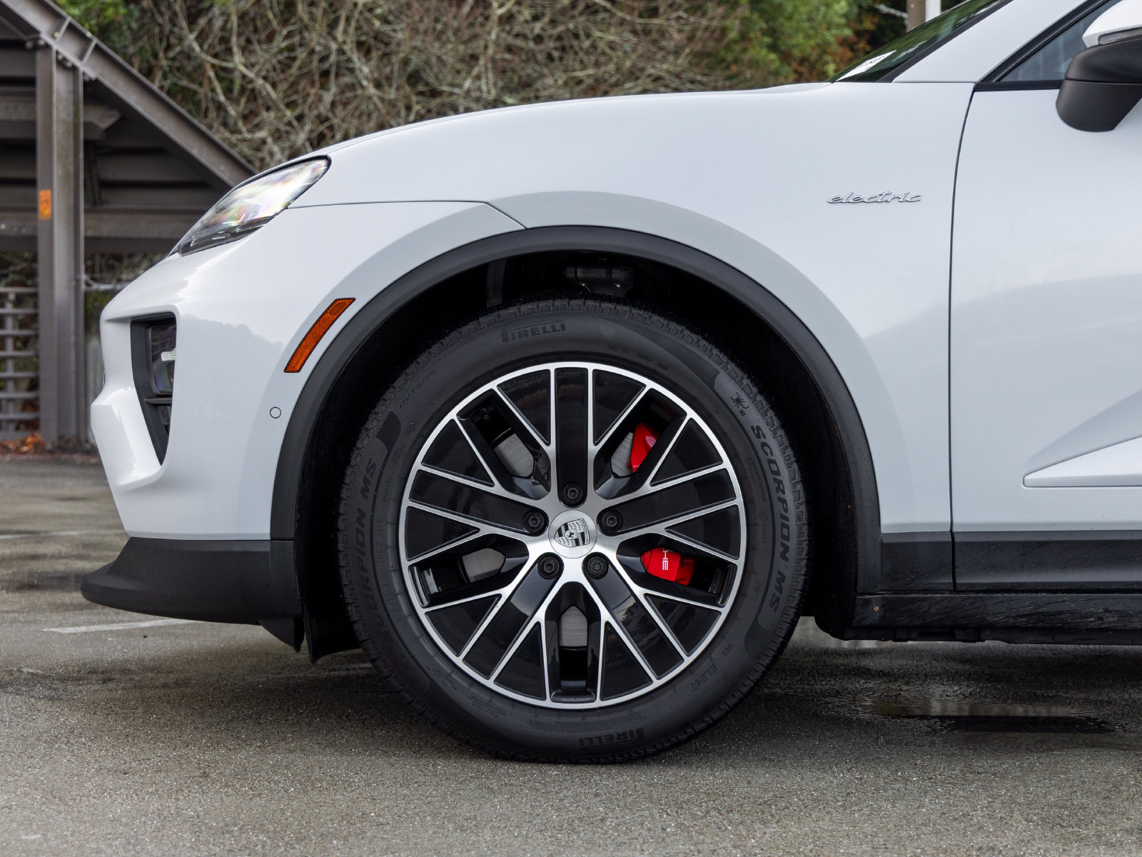 Certified 2025 Porsche Macan 4S Electric AWD/4WD image 13