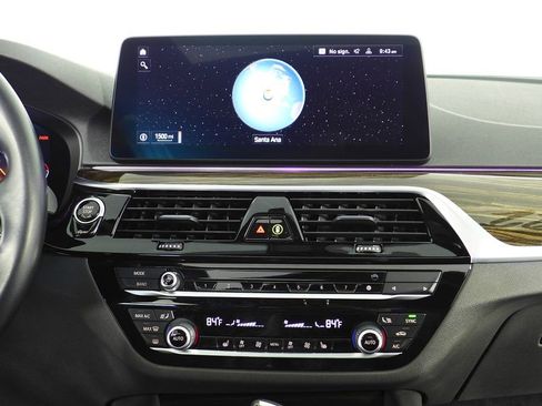 Used 2022 BMW 530i w/ Convenience Package image 25