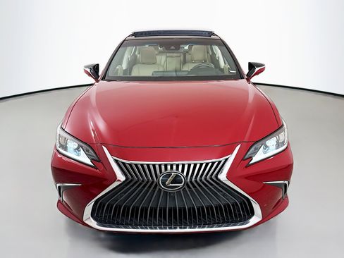 Used 2019 Lexus ES 350 Luxury image 2