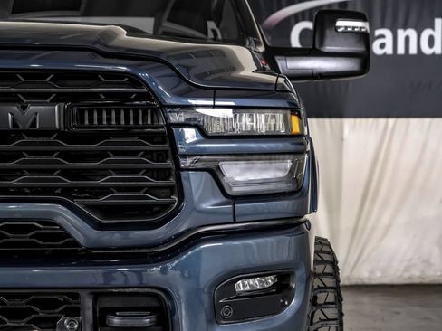 Used 2025 RAM 2500 Big Horn AWD/4WD image 40