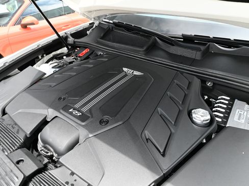 Used 2023 Bentley Bentayga AWD/4WD image 70