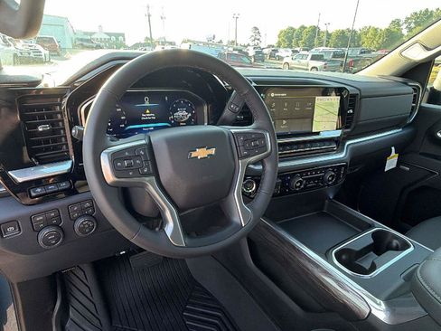 New 2026 Chevrolet Silverado 2500 LTZ w/ LTZ Premium Package AWD/4WD image 4