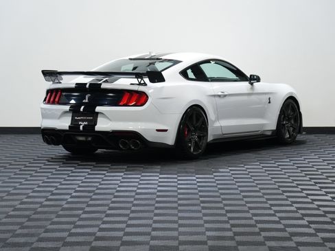 Used 2020 Ford Mustang Shelby GT500 w/ Carbon Fiber Track Pack RWD image 6