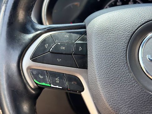 Used 2019 Jeep Grand Cherokee Altitude AWD/4WD image 24