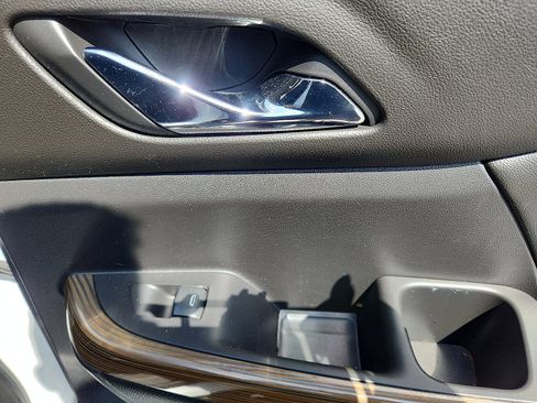 Used 2019 GMC Acadia SLE image 34