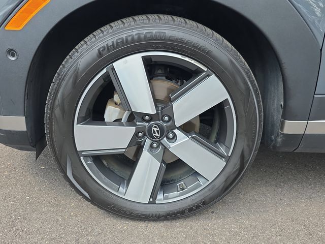Used 2024 Hyundai Santa Fe Limited FWD image 9