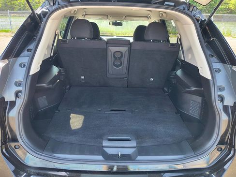 Used 2015 Nissan Rogue SV AWD/4WD image 18