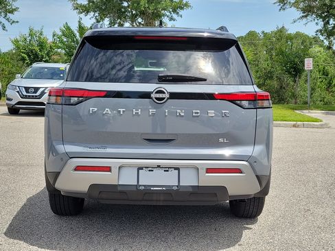 Certified 2024 Nissan Pathfinder SL FWD image 6