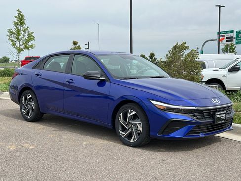 New 2025 Hyundai Elantra Sport w/ Cargo Package image 3