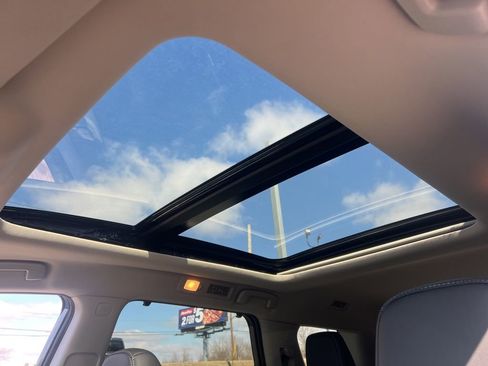 Used 2025 Nissan Pathfinder SL w/ SL Premium Package image 34