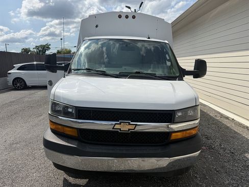Used 2018 Chevrolet Express 3500 w/ Power Convenience Package RWD image 7