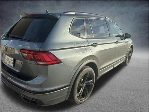 Used 2024 Volkswagen Tiguan SE R-Line FWD image 8