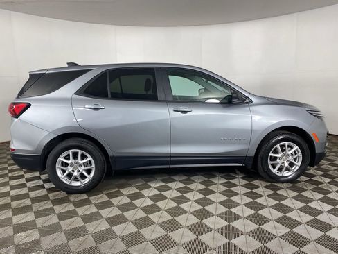 Used 2024 Chevrolet Equinox LS w/ LS Convenience Package AWD/4WD image 8