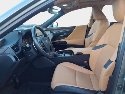 Used 2024 Lexus ES 300h w/ Premium Package image 8