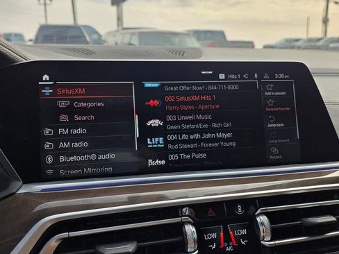 Used 2022 BMW X6 xDrive40i w/ M Sport Package image 16