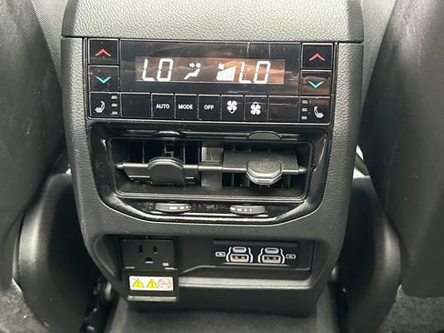 Used 2025 Jeep Grand Cherokee Summit w/ Obsidian Package AWD/4WD image 22
