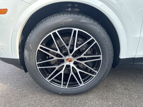 New 2026 Porsche Cayenne image 20