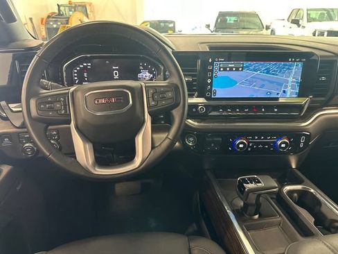 Used 2025 GMC Sierra 1500 Elevation w/ Elevation Premium Package AWD/4WD image 16