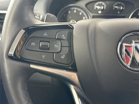 Used 2024 Buick Enclave Essence FWD image 17
