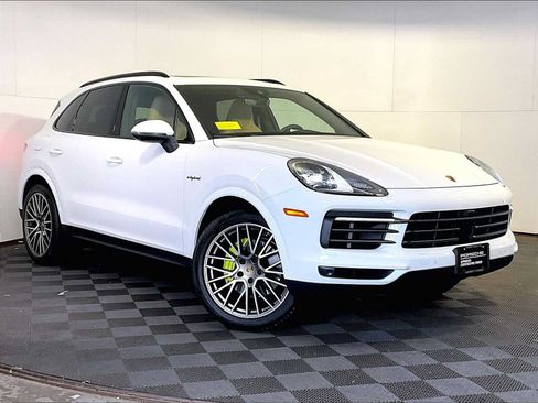 Certified 2023 Porsche Cayenne Platinum Edition AWD/4WD image 9