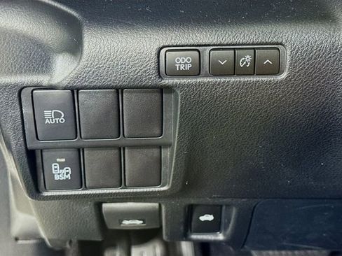 Used 2018 Lexus IS 300 AWD w/ Comfort Package image 20
