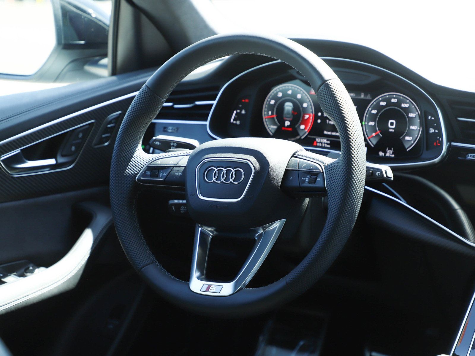 Used 2026 Audi SQ8 Prestige AWD/4WD image 14