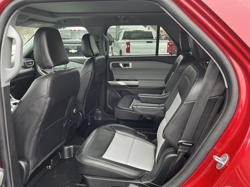 Used 2023 Ford Explorer XLT w/ Equipment Group 202A image 31