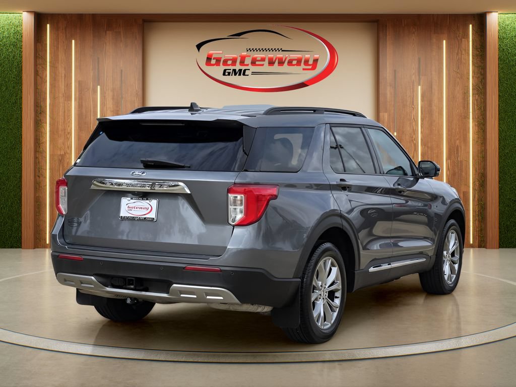 Used 2024 Ford Explorer XLT AWD/4WD image 5