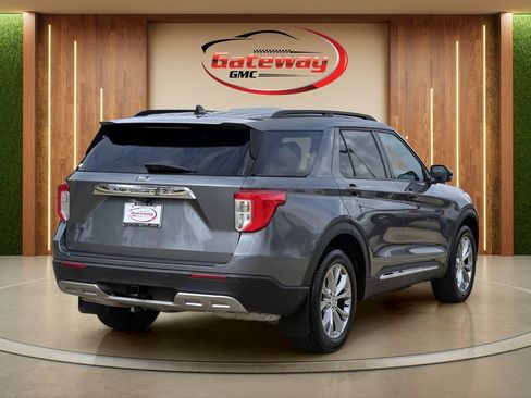 Used 2024 Ford Explorer XLT w/ Equipment Group 202A AWD/4WD image 5