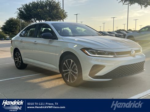 Certified 2025 Volkswagen Jetta Sport FWD image 1