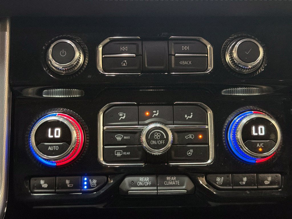 Used 2024 GMC Yukon Denali w/ Advanced Technology Package AWD/4WD image 17