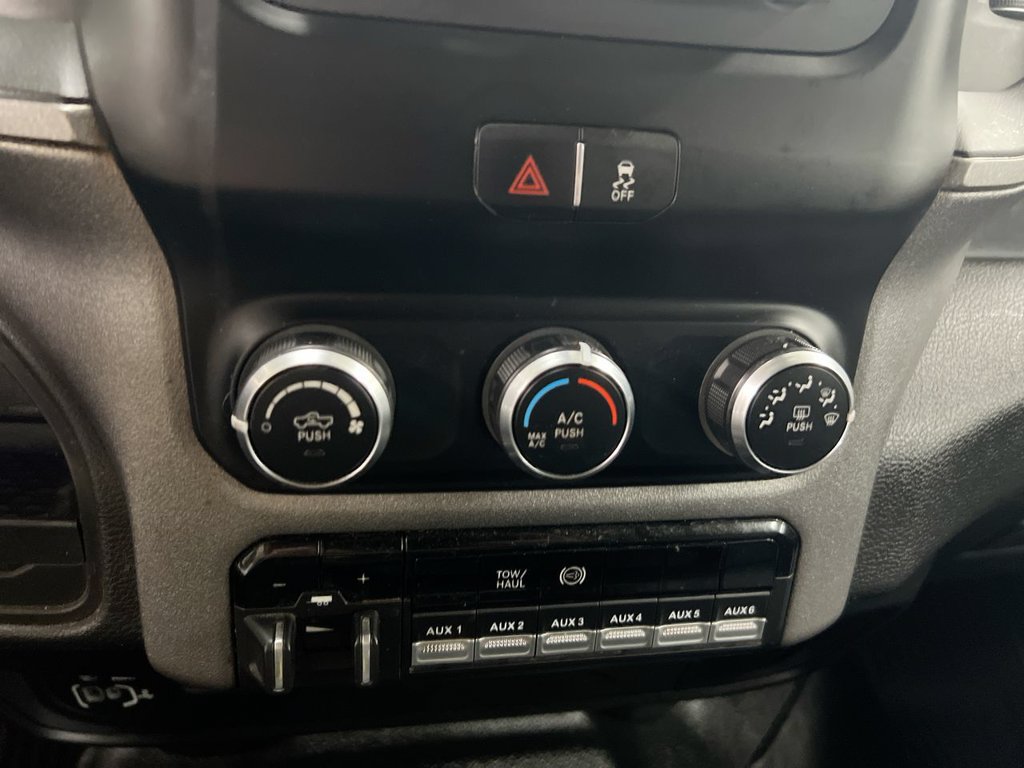 Used 2020 RAM 3500 Tradesman w/ Chrome Appearance Group AWD/4WD image 10