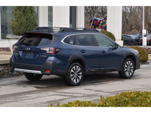 Used 2023 Subaru Outback Limited image 4