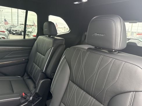 New 2026 Buick Enclave Avenir image 27