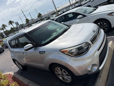 Used 2017 Kia Soul + FWD image 3
