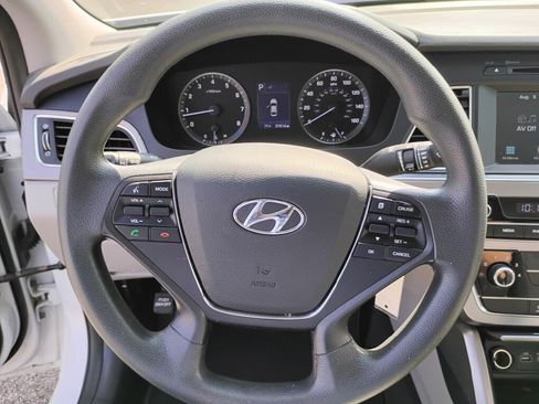 Used 2016 Hyundai Sonata SE FWD image 17
