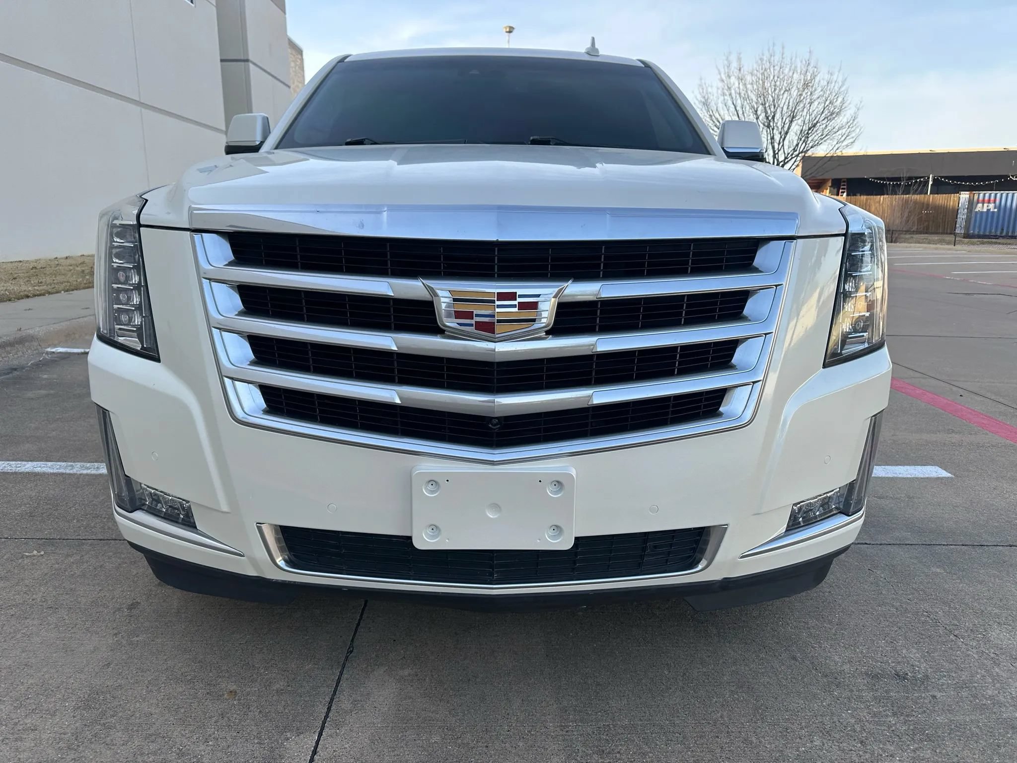 Used 2015 Cadillac Escalade Luxury AWD/4WD image 5