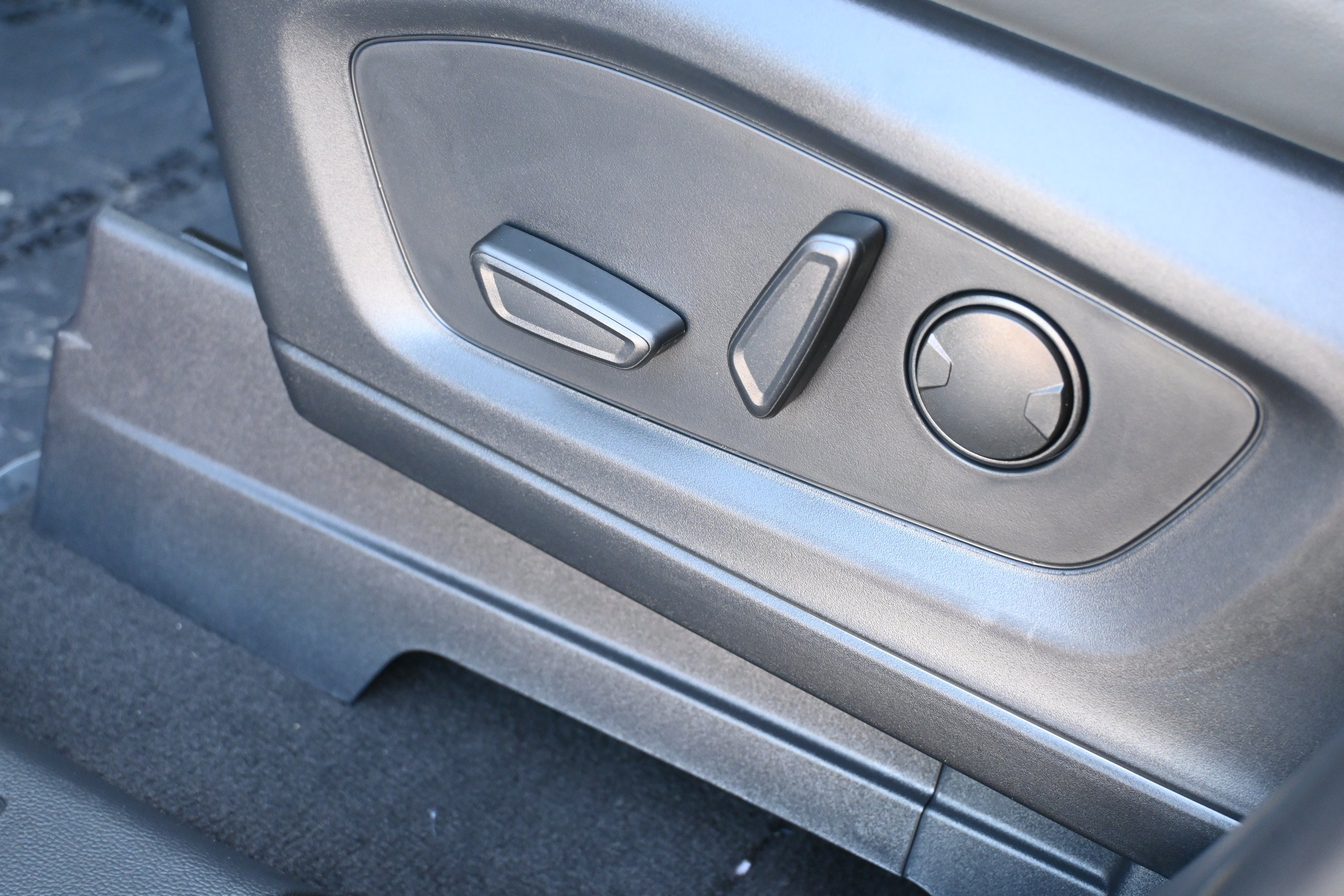 New 2027 Ford Explorer Active w/ Active Comfort Package RWD image 30
