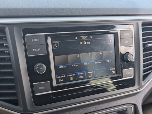 Used 2023 Volkswagen Atlas Cross Sport SE image 27