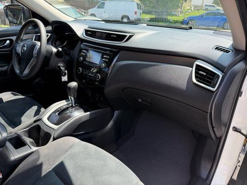 Used 2016 Nissan Rogue S AWD/4WD image 26
