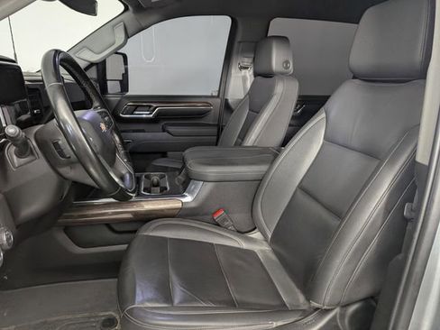 Used 2024 Chevrolet Silverado 2500 LT image 9